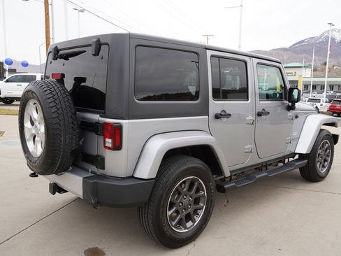 Used 2015 Jeep Wrangler Unlimited Sahara w/ Connectivity Group image 8