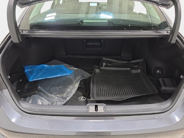 Used 2025 Lexus ES 350 w/ Premium Package FWD image 32
