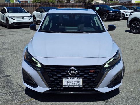 Used 2025 Nissan Altima 2.5 SR w/ SR Premium Package image 2