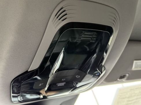 Used 2018 Alfa Romeo Giulia Base image 25