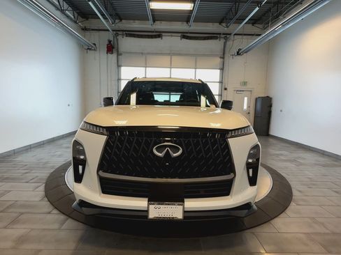 New 2026 INFINITI QX80 4WD image 3