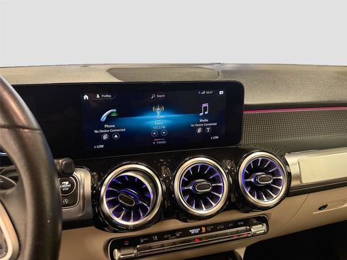 Used 2022 Mercedes-Benz GLB 250 image 14