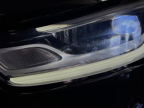 Used 2024 Chrysler Pacifica Touring-L image 12