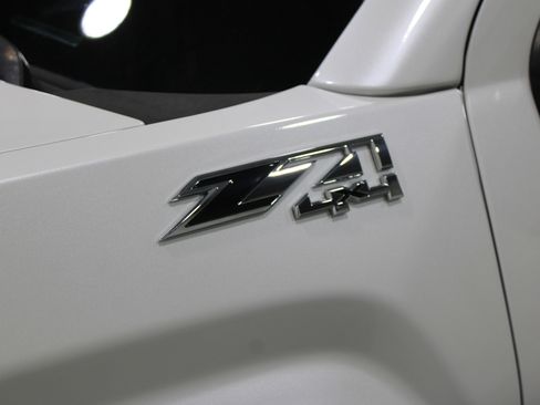 Used 2018 GMC Sierra 1500 SLT w/ SLT Premium Package image 38