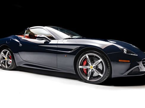 Used 2016 Ferrari California T RWD image 41
