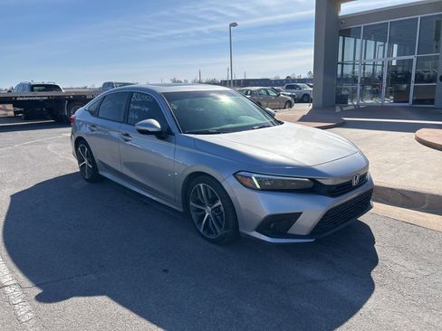 Used 2022 Honda Civic Touring image 3