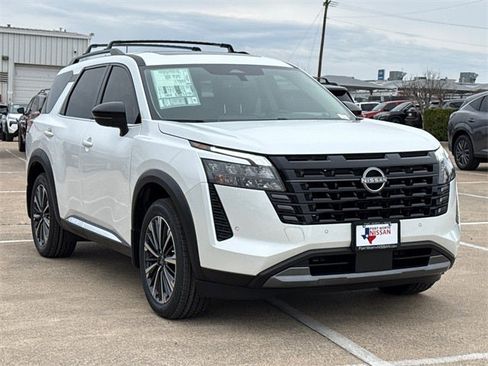 New 2026 Nissan Pathfinder Platinum image 2