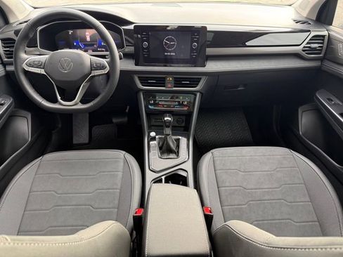 New 2026 Volkswagen Taos SE image 17