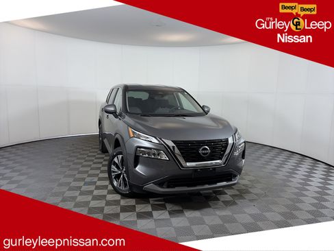 Used 2023 Nissan Rogue SV image 1