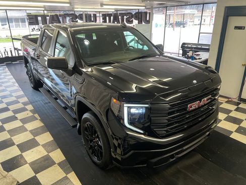 Used 2024 GMC Sierra 1500 Pro w/ Graphite Edition AWD/4WD image 17