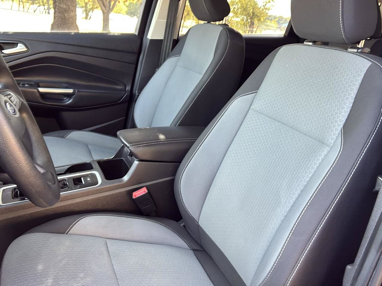 Used 2018 Ford Escape SE w/ SE Sync 3 Package FWD image 15