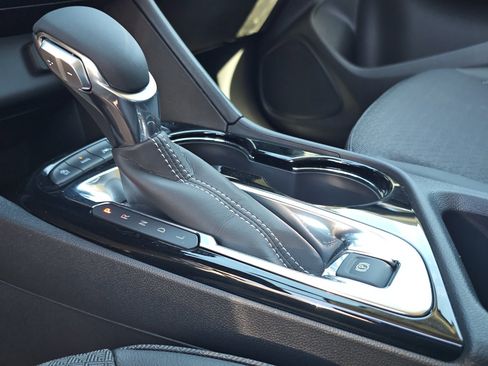 Used 2025 Buick Encore GX Preferred image 30