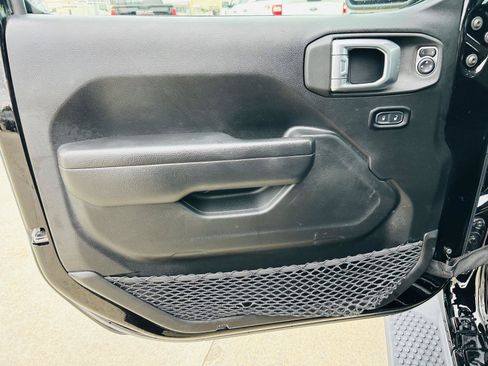Used 2022 Jeep Wrangler Unlimited Sport AWD/4WD image 7