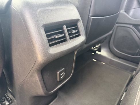 Used 2024 GMC Terrain SLE AWD/4WD image 22