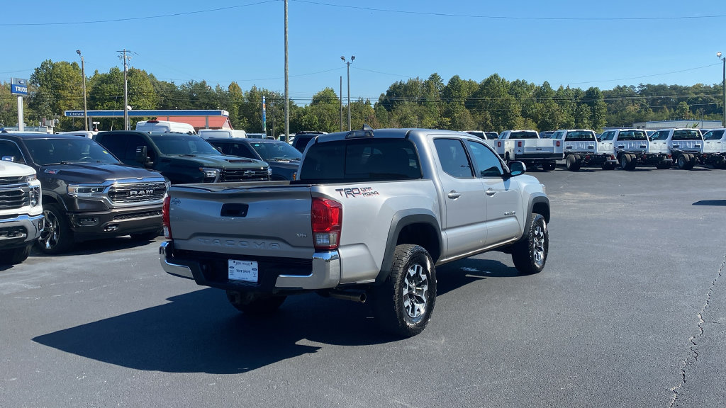 Used 2017 Toyota Tacoma TRD Off-Road w/ Tow Package RWD image 5