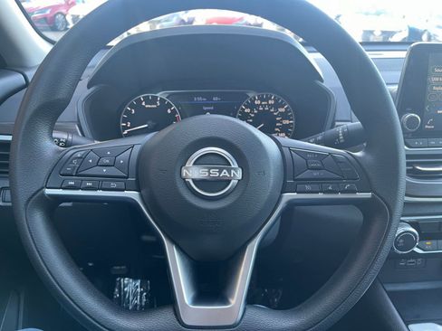 Used 2024 Nissan Altima 2.5 SV image 28