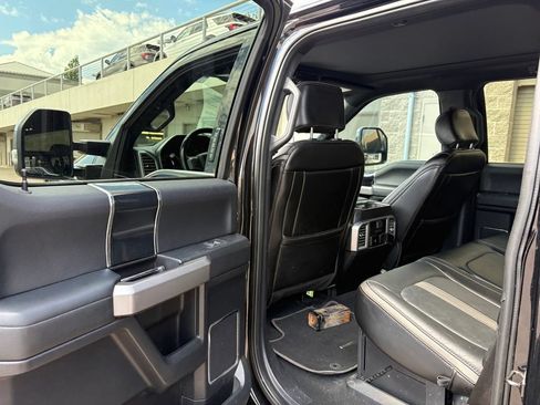 Used 2021 Ford F250 Platinum w/ FX4 Off-Road Package AWD/4WD image 27