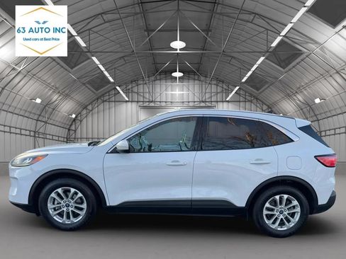 Used 2020 Ford Escape SE FWD image 2
