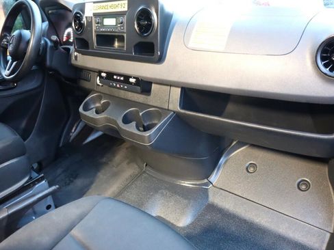 Used 2019 Mercedes-Benz Sprinter 144 image 31