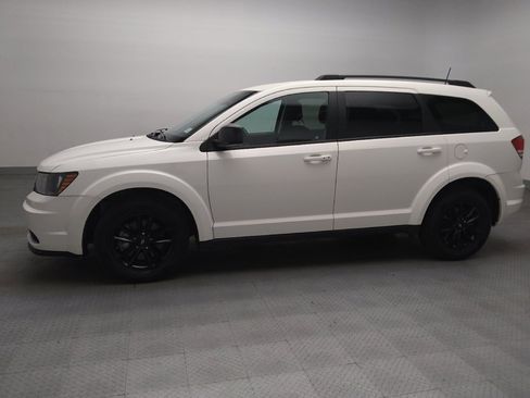 Used 2020 Dodge Journey SE w/ SE Popular Equipment Group FWD image 2