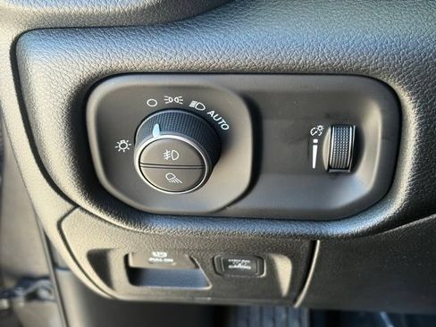New 2026 RAM 1500 Express AWD/4WD image 23
