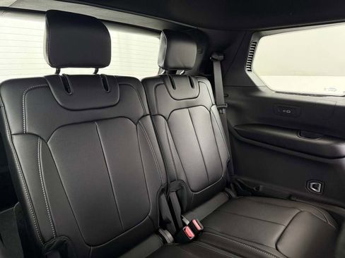 New 2025 Jeep Grand Cherokee L Limited image 36