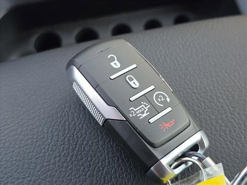 New 2026 RAM 1500 4x4 Crew Cab image 12