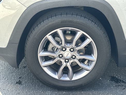 Used 2023 GMC Terrain SLT w/ LPO, Floor Liner Package FWD image 13