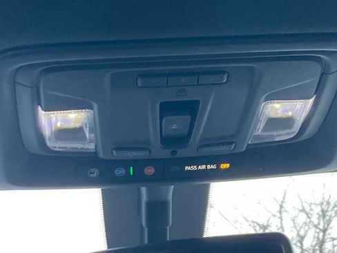 Used 2021 GMC Sierra 2500 AT4 w/ AT4 Preferred Package image 15