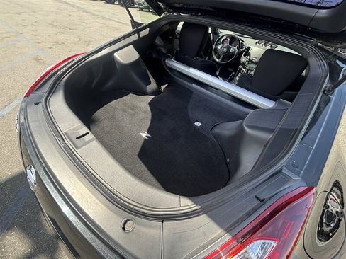 Used 2020 Nissan 370Z Coupe RWD image 17