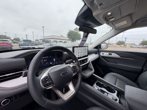 New 2026 Ford Explorer Active w/ Active Comfort Package RWD image 46