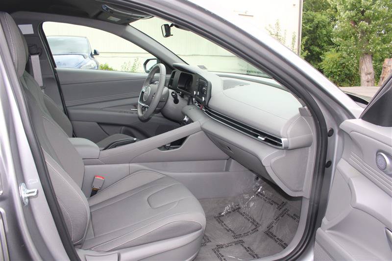 Used 2026 Hyundai Elantra Sport FWD image 11