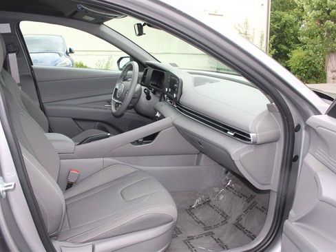 Used 2026 Hyundai Elantra Sport FWD image 11
