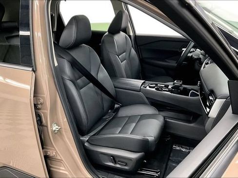 Used 2025 Nissan Rogue SL w/ Tech Package AWD/4WD image 8