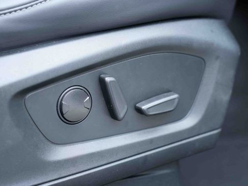 Certified 2023 Ford Explorer XLT w/ Equipment Group 202A image 21