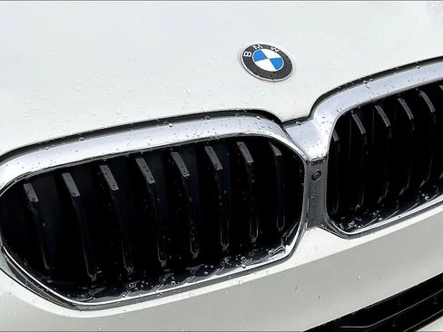 Used 2021 BMW 530e xDrive image 33