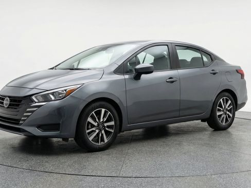 Used 2025 Nissan Versa SV FWD image 3