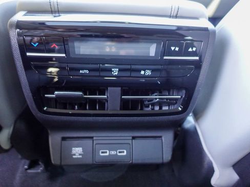 Used 2023 Acura MDX Technology image 28