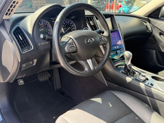 Used 2016 INFINITI Q50 3.0t Premium w/ Cargo Package RWD image 11