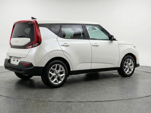 Used 2025 Kia Soul LX w/ LX Technology Package image 9