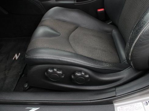 Used 2010 Nissan 370Z Touring w/ Sport Pkg image 7