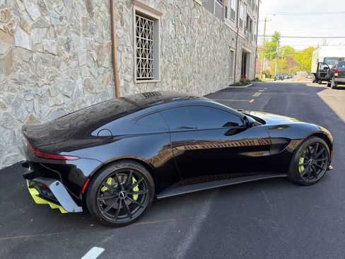 Used 2019 Aston Martin V8 Vantage Coupe RWD image 3