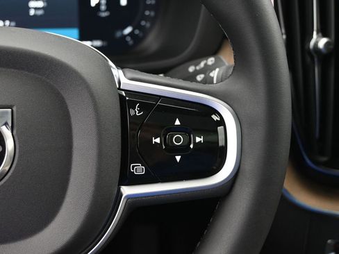 New 2026 Volvo XC60 B5 Plus w/ Climate Package image 10