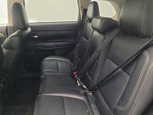 Used 2019 Mitsubishi Outlander SEL AWD/4WD image 18