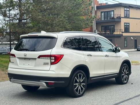 Used 2019 Honda Pilot Touring image 6