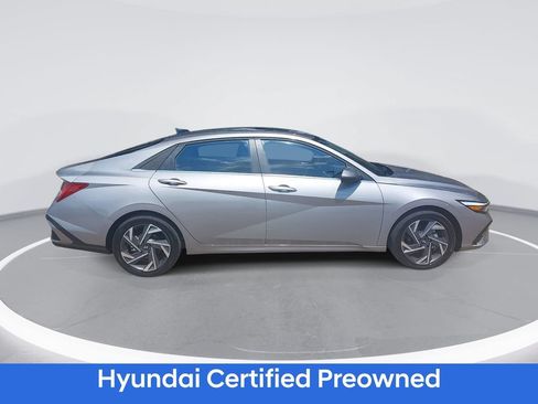 Certified 2025 Hyundai Elantra Limited FWD image 4