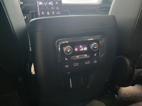 New 2026 GMC Yukon XL AT4 w/ AT4 Premium Plus Package AWD/4WD image 29