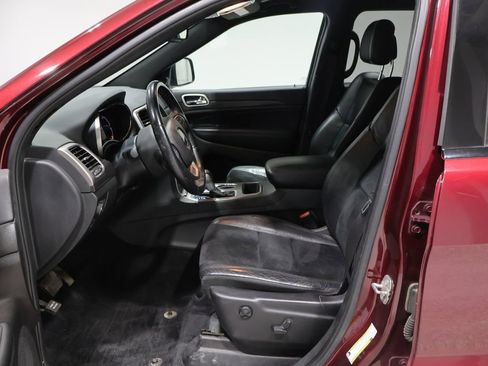 Used 2018 Jeep Grand Cherokee Altitude AWD/4WD image 9
