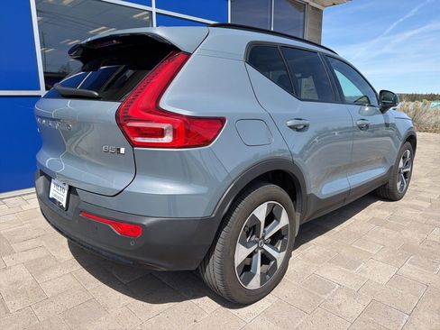 Used 2023 Volvo XC40 B5 Plus w/ Protection Package Premier image 7