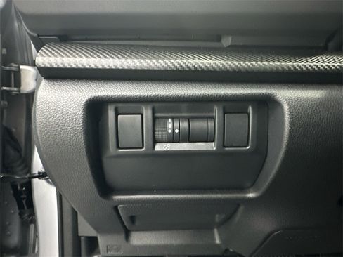 Used 2024 Subaru Crosstrek 2.0i Premium image 33